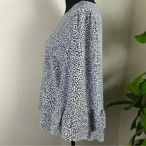 Black White Women’s Animal Print Bell Sleeve Blouse - Picture 3 of 12
